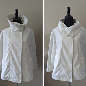 NEW Burberry London White Cape Rain Poncho Jacket Coat Size M $1025